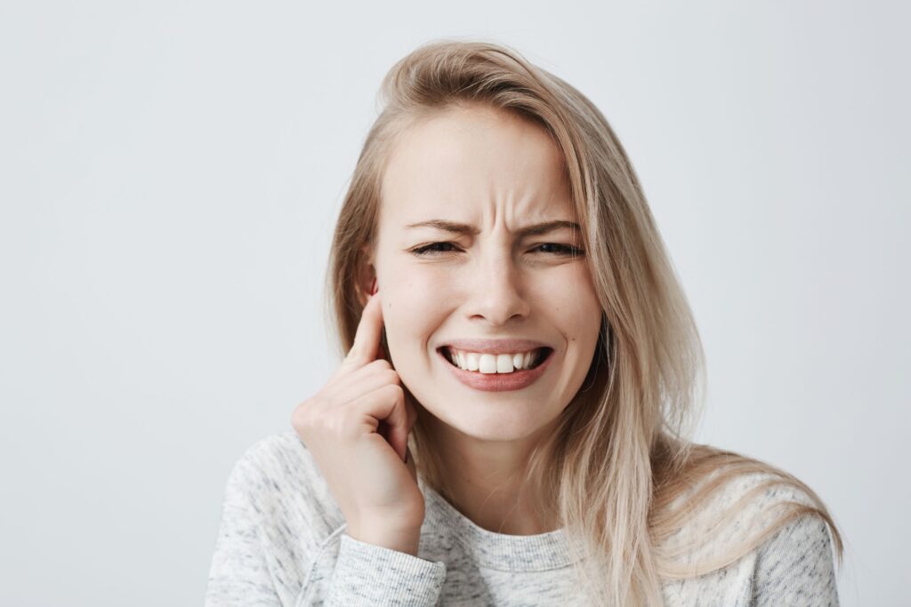 Dientes apretados todo el día - bruxismo - clínica dental sorias