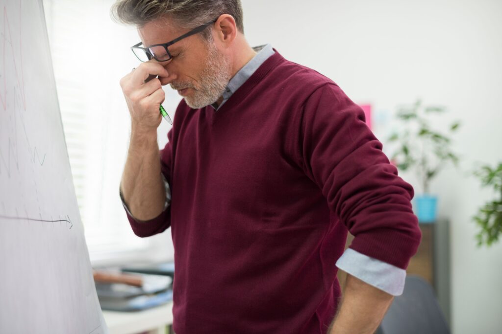 Clínica Dental Sorias - Blog - La posible relación entre el dolor de cabeza y el dolor de muelas - Dolor de cabeza focalizado